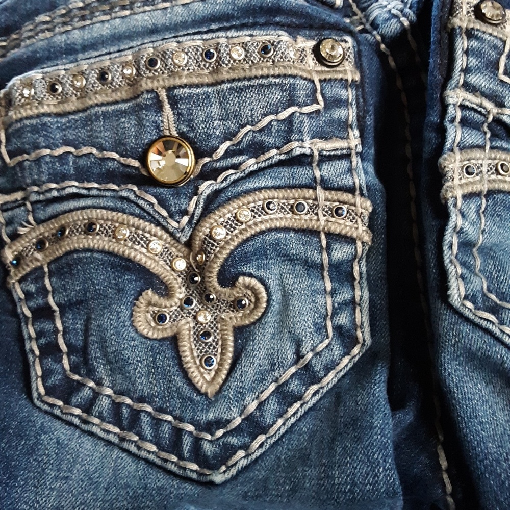 Women's Rock Revival jeans